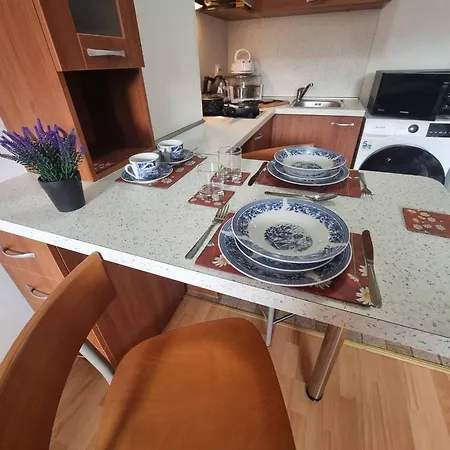 Apartman 1br Homey Duplex 300mbps Wifi - Two Floor With Washer