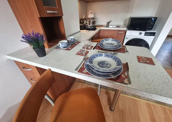 Apartman 1br Homey Duplex 300mbps Wifi - Two Floor With Washer