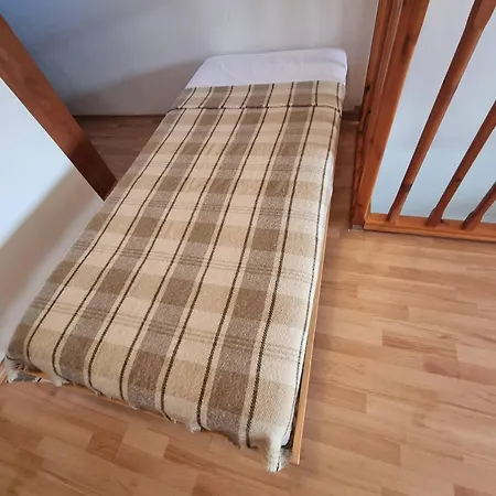 1br Homey Two Floor - 200mbps Wi-fi